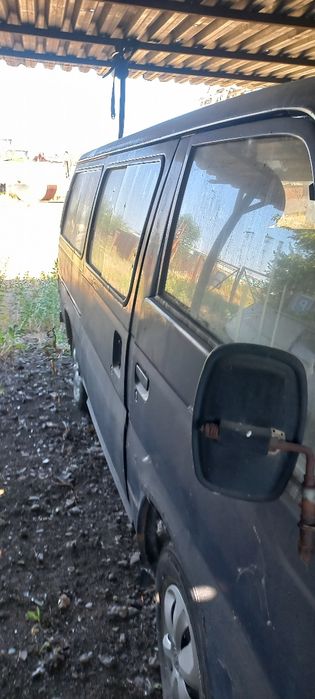 Nissan urban 89год 2,3  дизель