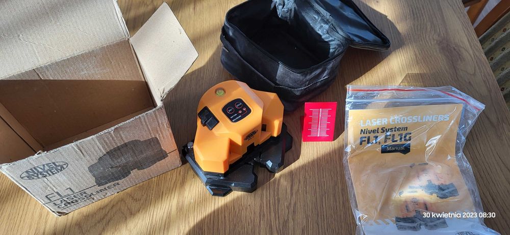 Laser krzyżowy podłogowy Nivel System FL1