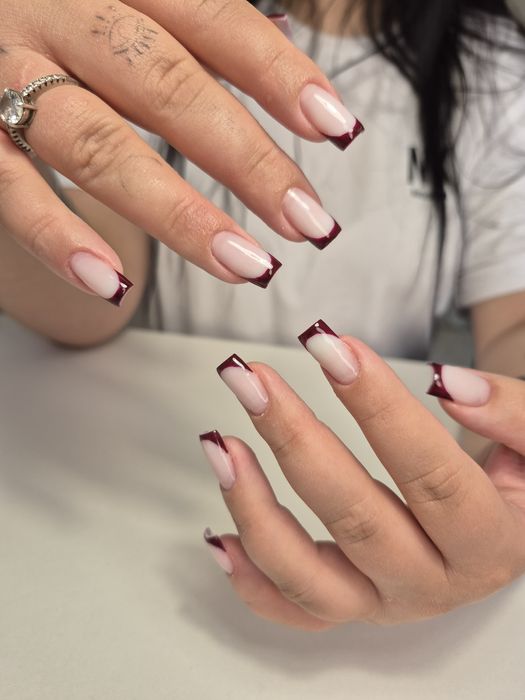 Манікюр 400грн Центр. Ринок