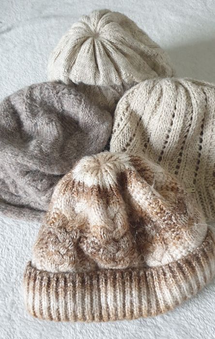 Czapki Damskie - 4 sztuki