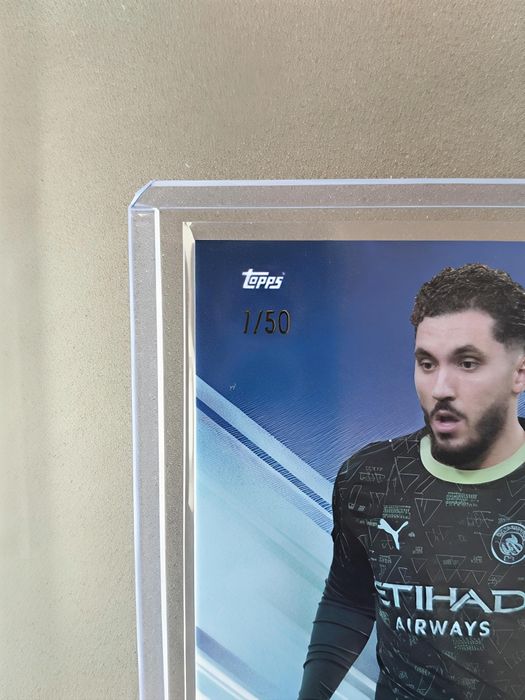 Carta Ryan Cherki numerada 07/50 Topps