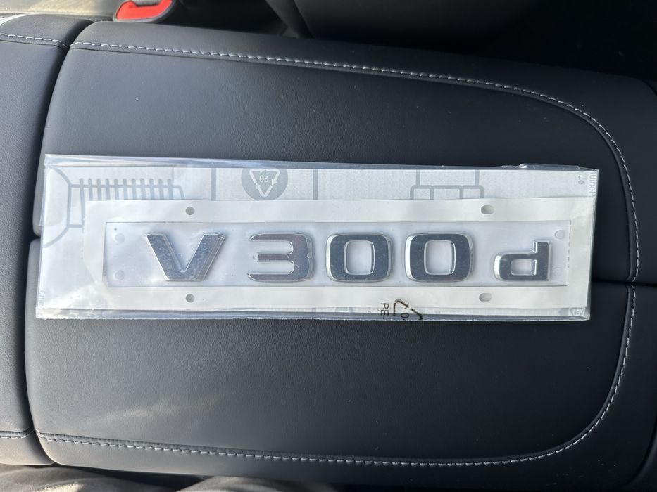 Emblema Mercedes-Benz V300d – Original