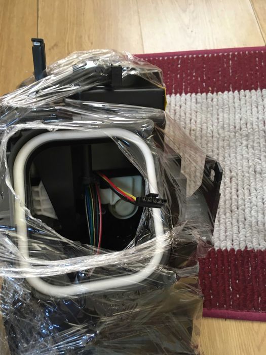 Optica xenon esquerda a estrear  para audi A4 de 2010 a 2014.