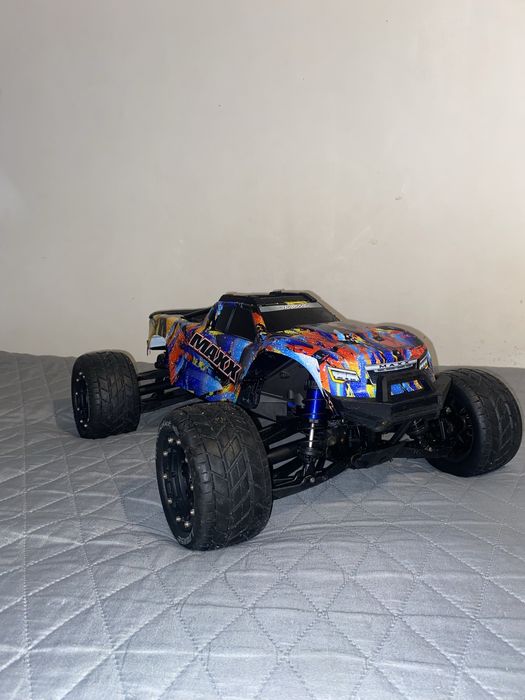 Traxxas Maxx.