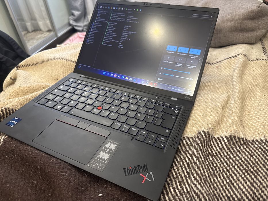 Продам ThinkPad X1 carbon G11