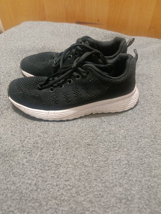 Кросовки женские 36р