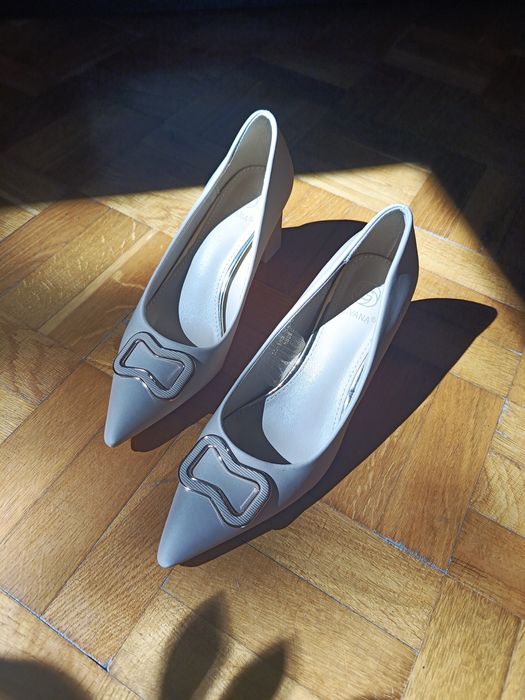 Buty, czółenka damska e na obcasie