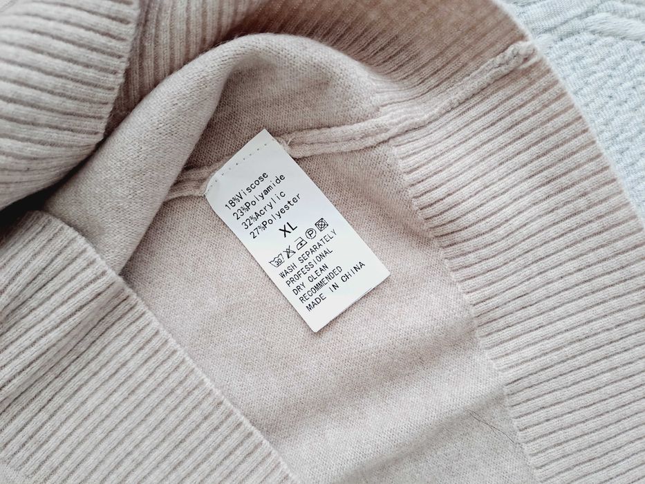 Джемпер з тонкої пряжі  р.XL  Новий.