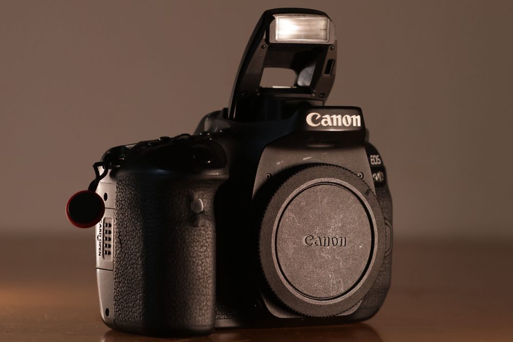 Camera fotográfica profissional cânon EOS 90D