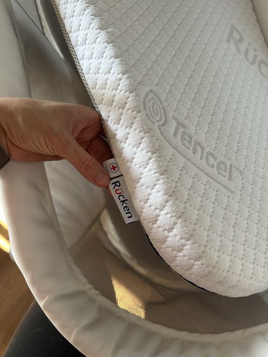 Chicco Baby Hug Pro 4w1 + materacyk i 2 prześcieradła