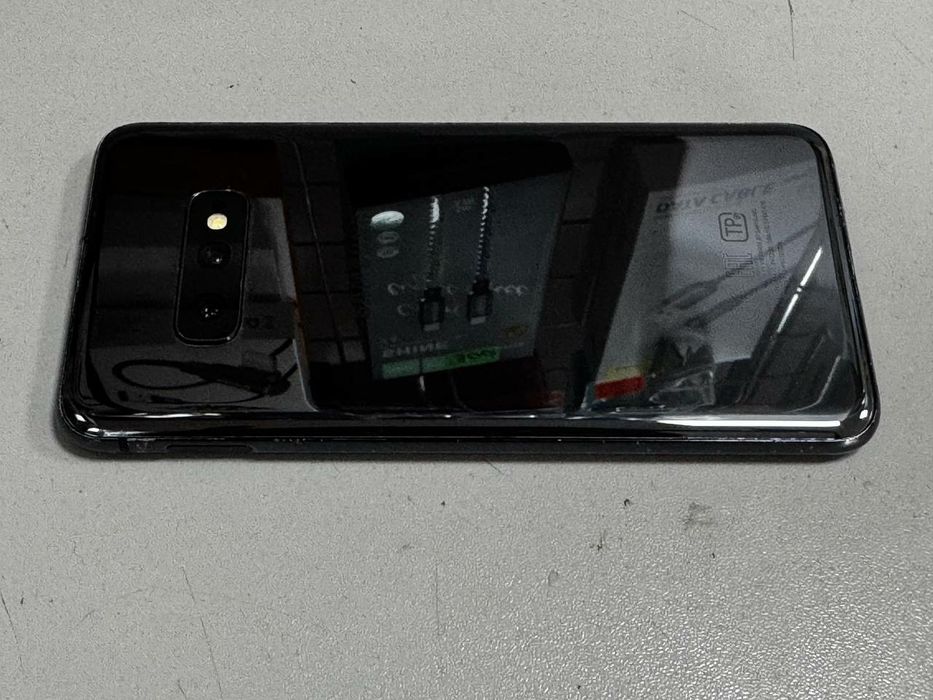 Samsung S10E 6/128 gb