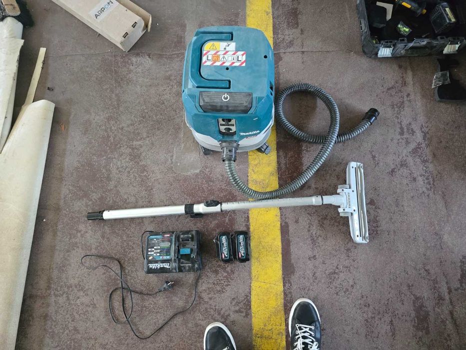 Makita VC005GL XGT 40V – przemysłowy odkurzacz cały zestaw