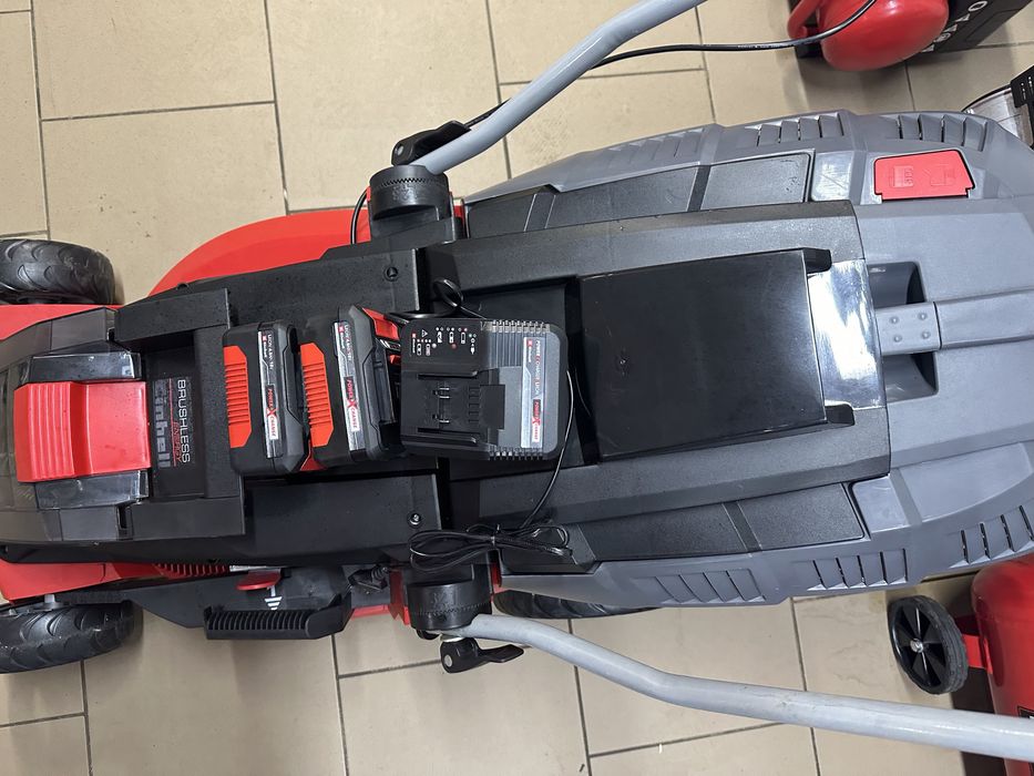Потужна Акумуляторна газонокосарка Einhell GE-CM 43 Li M Kit