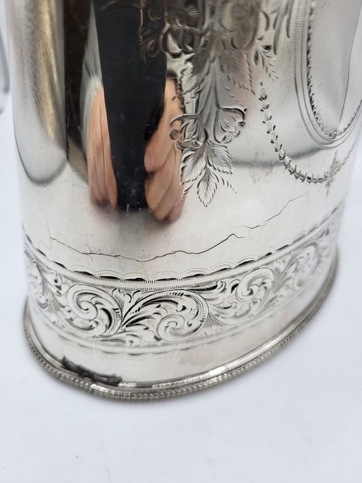 Posrebrzany dzbanek do kawy