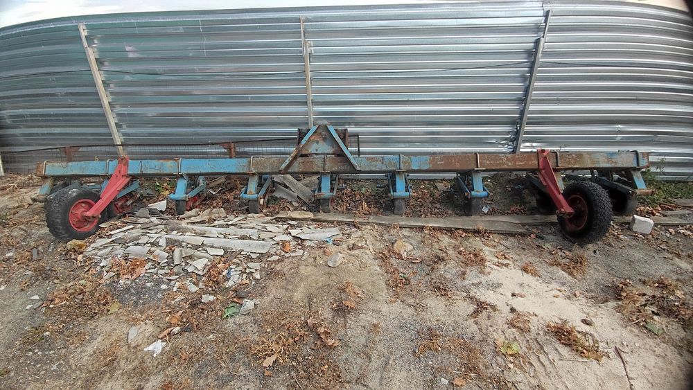 Продам міжряднний культиватор КНР 5,6