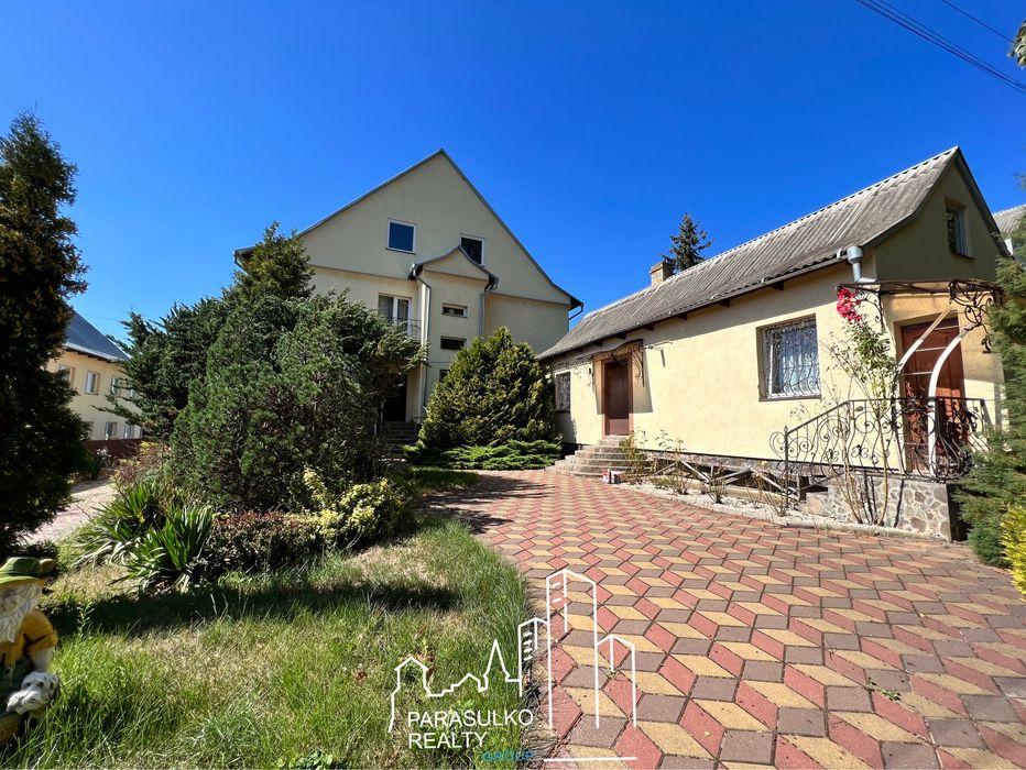 ФАНТАСТИЧНО привабливий будинок в мальовничому місці!