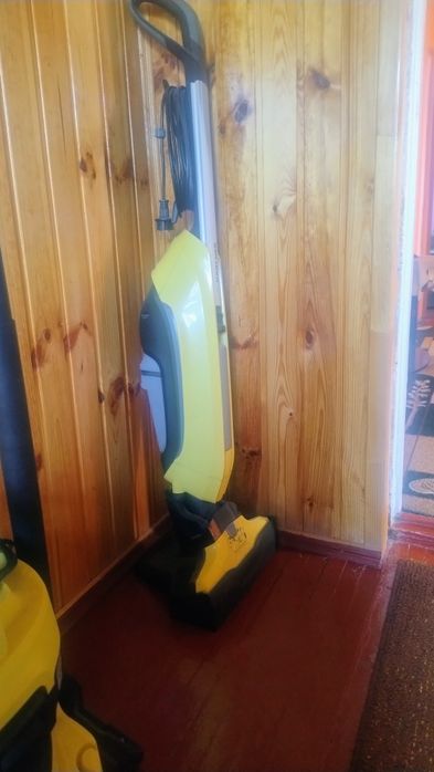 Миючий пилосос Karcher