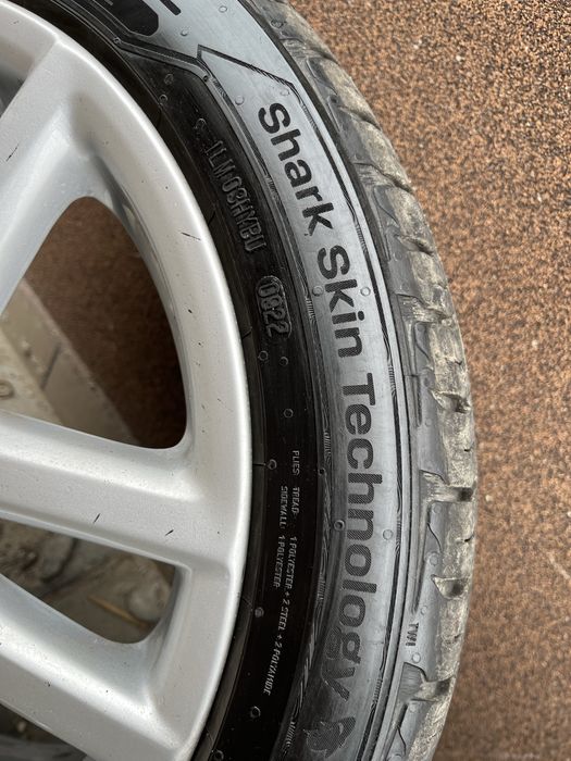Шини Uniroyal 225/45/17  з дисками