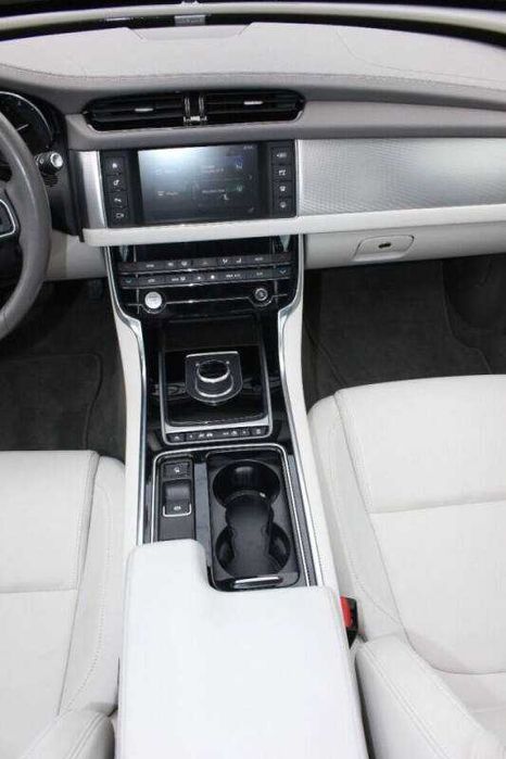 2017 Jaguar XF Premium