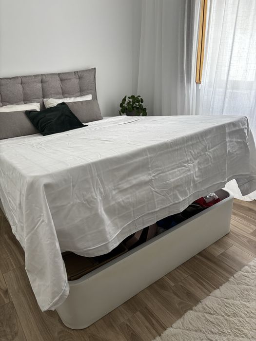 Cama com arrumação + colchão
