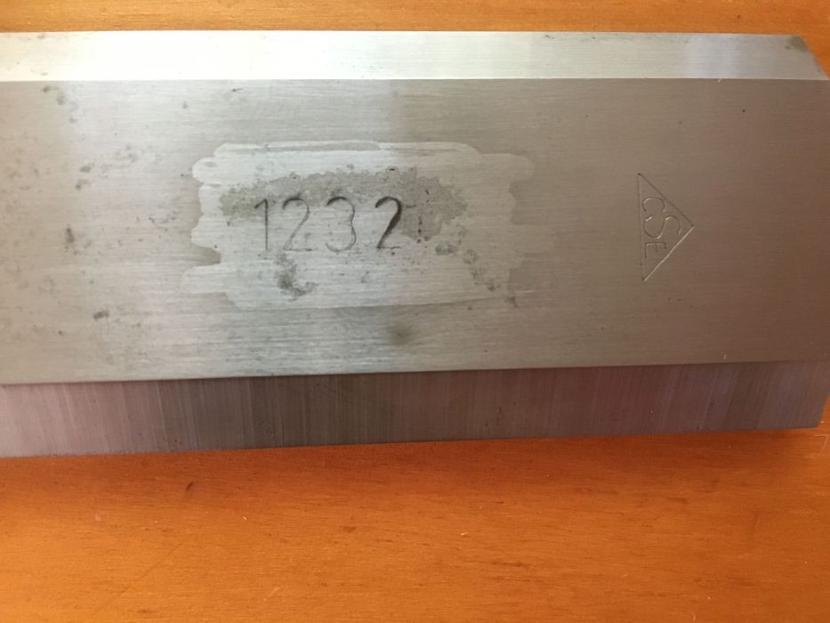 Esquadro de metalomecânica 300x200mm com estojo de madeira