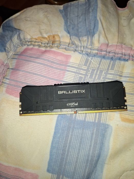 Memória RAM Crucial Ballistix 8GB

DDR4-2666MHz CL16 - Black