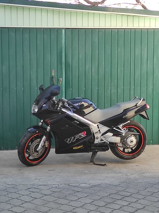 HONDA VFR-750 год 1992.