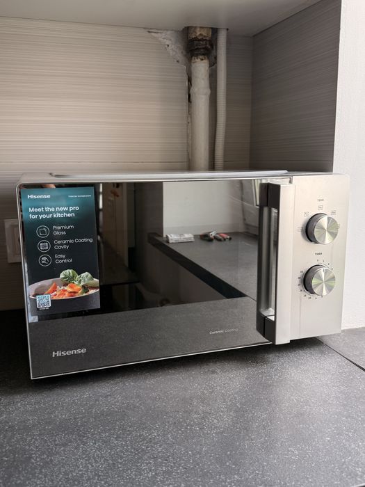 Мікрохвильова піч HISENSE