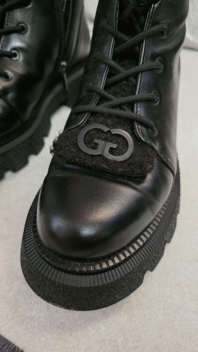 Трендові шкіряні жіночі черевики.