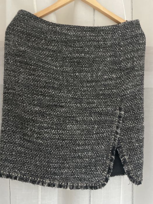 Saia curta com racha em fazenda