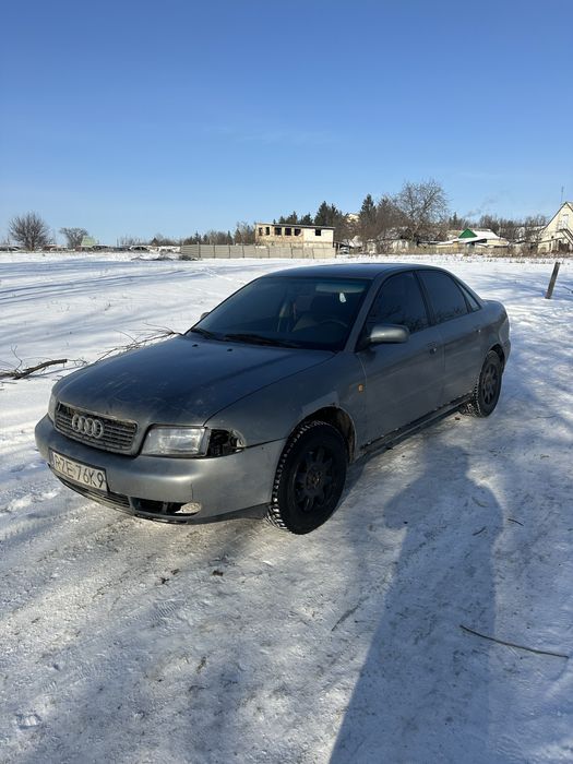 Продам Audi A4 1.6 бензин