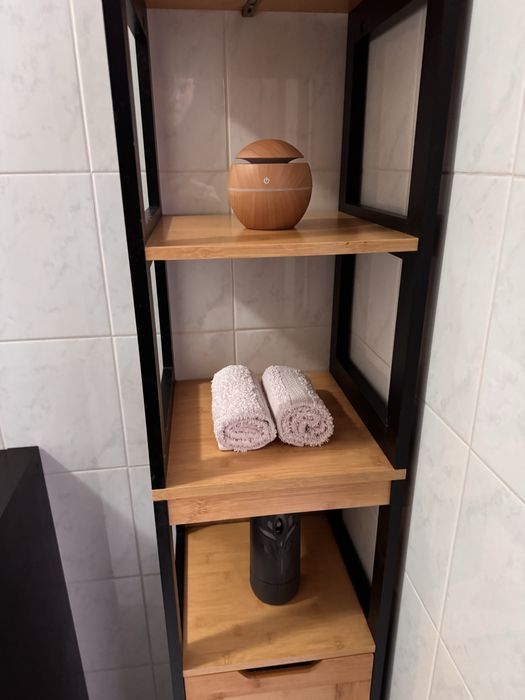 Estante de madeira 1.40 altura e 30 largura