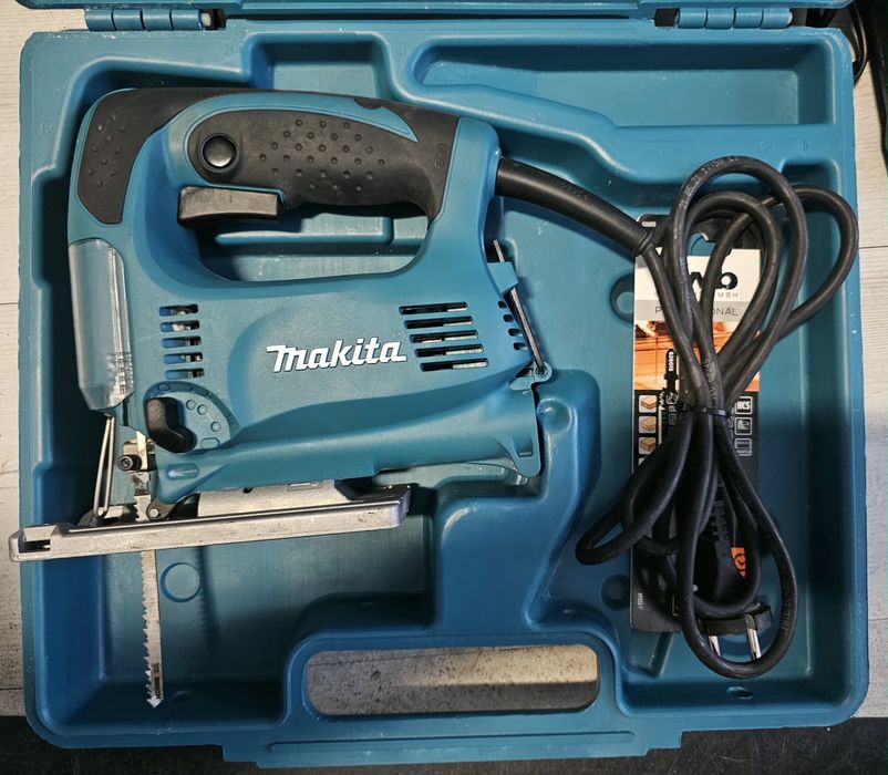 Wyrzynarka makita 4329 +walizka 450W