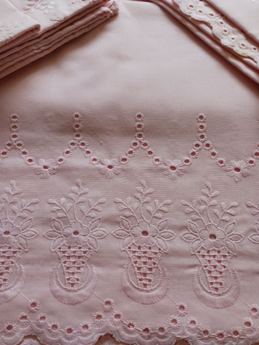 Lençol NOVO casal Rosa bordado