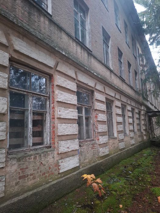 Продається майновий комплекс  м.Коростень  вул.Сосновського  62-А