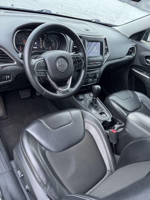 Продам Jeep Cherokee в рассрочку, викуп авто