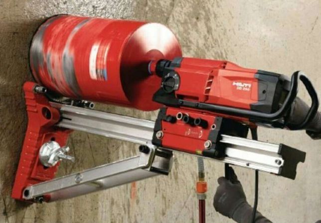 Свердління отворів, демонтажні роботи.