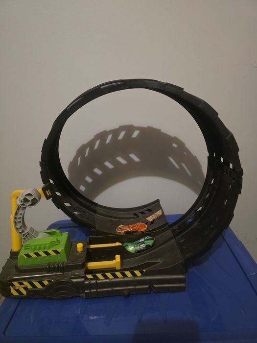 Hot wheels monster trucks wyrzutnia