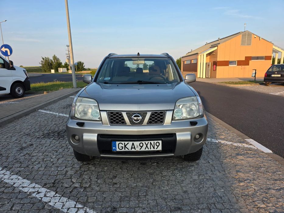Nissan X-Trail 2 litry benzyn 140 LPG BEZWYPADKOWY  4x4 NAPĘD