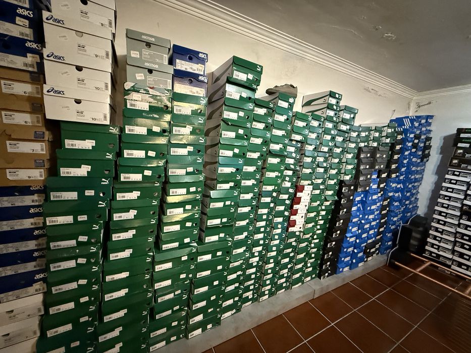 Lote de sapatilhas 200 pares originais