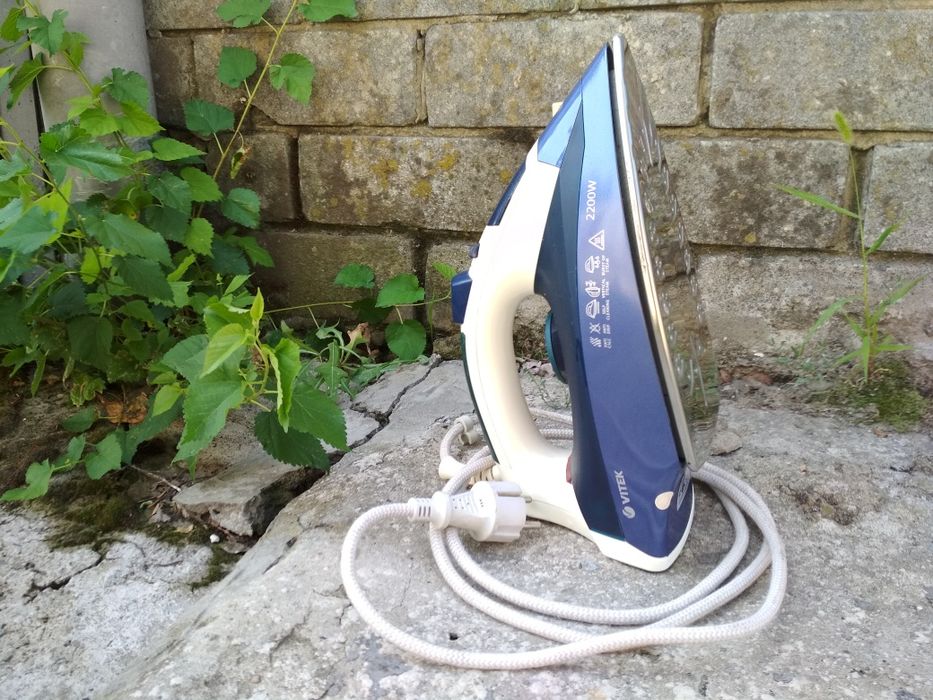 Утюг ракета Vitek VT-1235DB