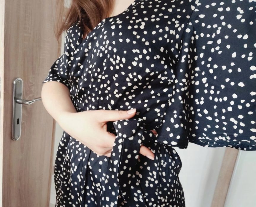 Elegancki granatowy kombinezon na komunię chrzciny czy wesele