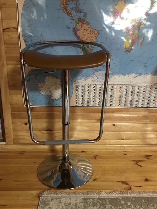 Стільці для бару