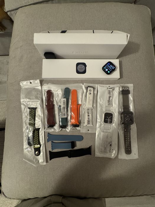 Apple Watch Series 8 GPS 45mm | Caixa Completa + 9 Pulseiras | Excelente Estado