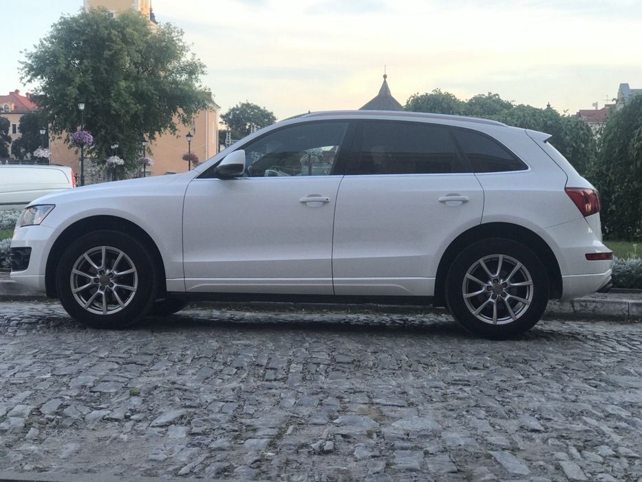 Audi Q5 2010 VIN WA1CFAFP9BA054541 фото оголошення 5 з 7