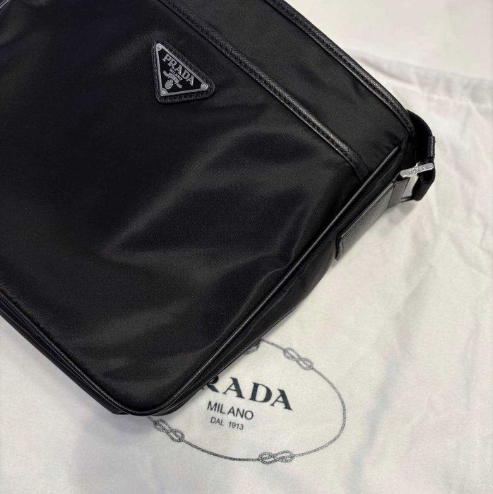 Оригінальна чоловіча сумка Prada