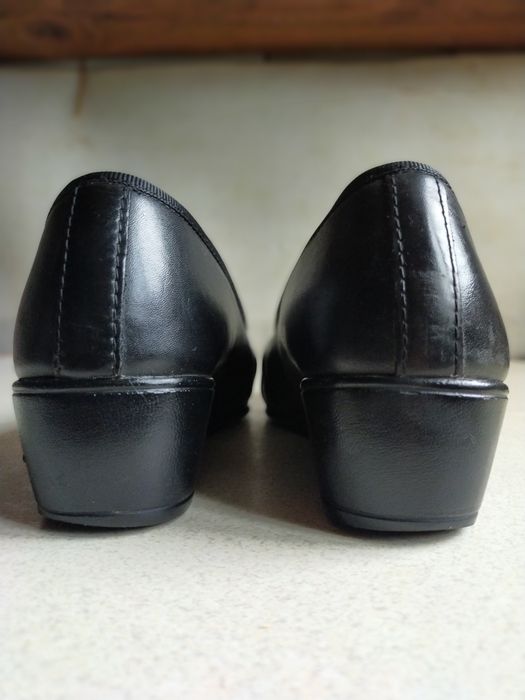 Półbuty czółenka pantofle Lasocki 38