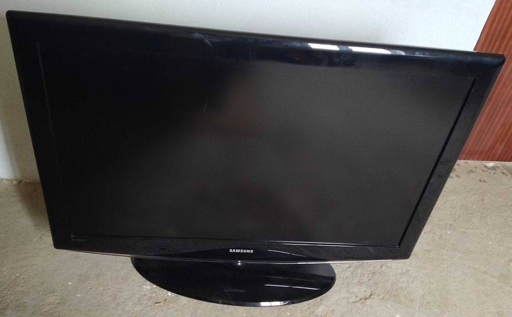 TV Samsung LED 40" (ler descrição do anúncio)