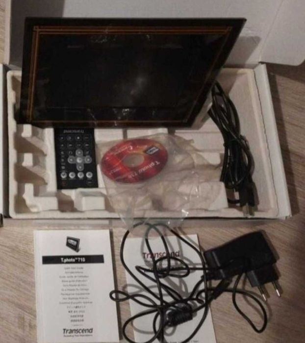 Цифровая фоторамка Transcend T.photo 710(1ГБ)