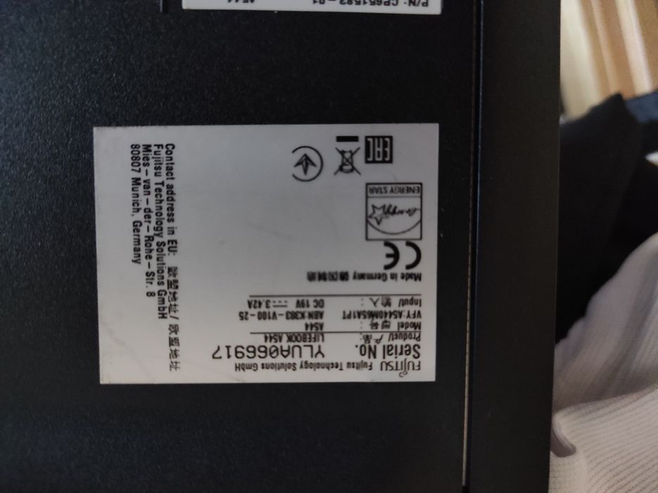 Portátil FUJITSU Life book A544